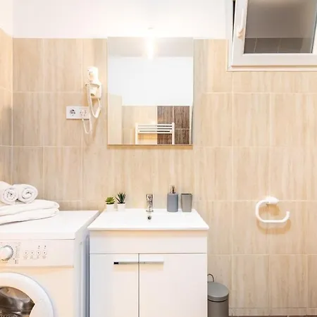 Apartment At Good Location