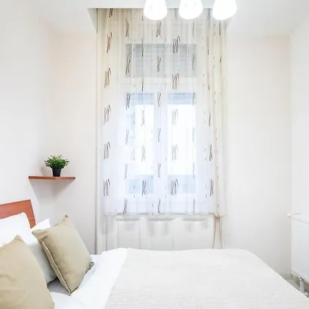 Apartment At Good Location
