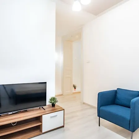 At Good Location Apartment